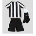 Newcastle United kläder Barn 2022-23 Hemmatröja Kortärmad (+ korta byxor)